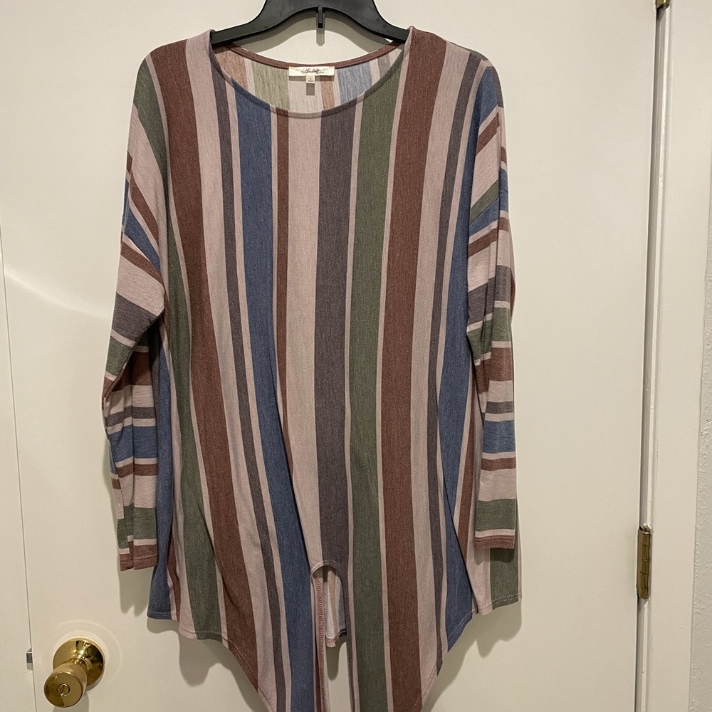 Striped, front tie top